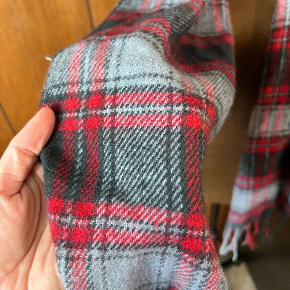Classic Plaid Scarf Red Grey‎ Black Fringe Winter Warm Fashion Accessory